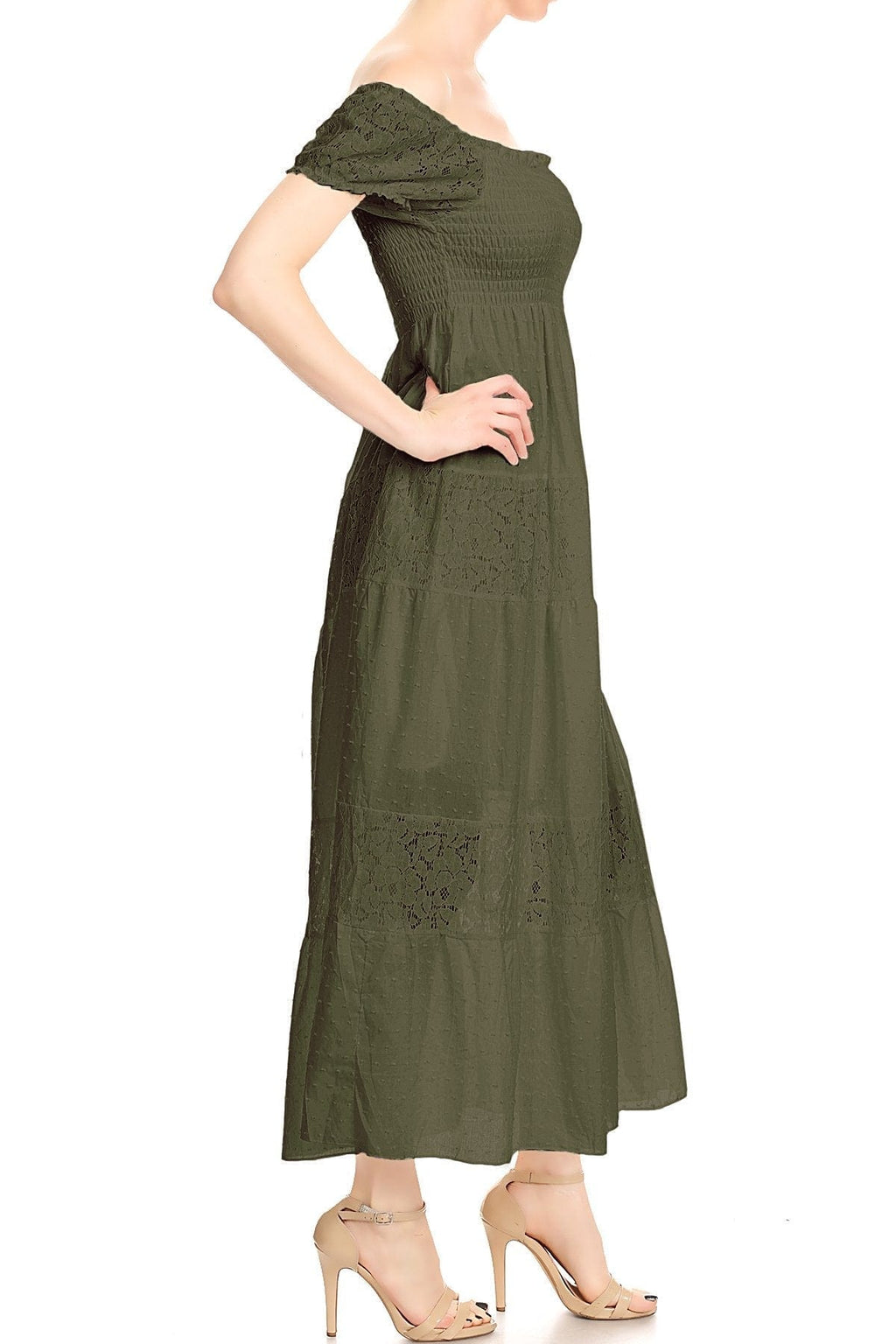 Vestido largo de encaje con hombros descubiertos