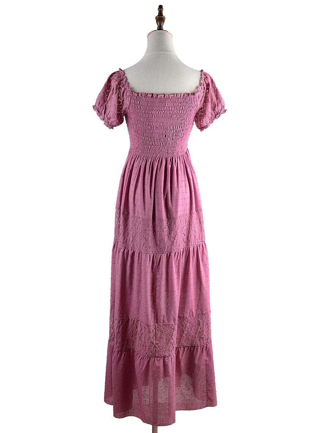 Vestido largo de encaje con hombros descubiertos