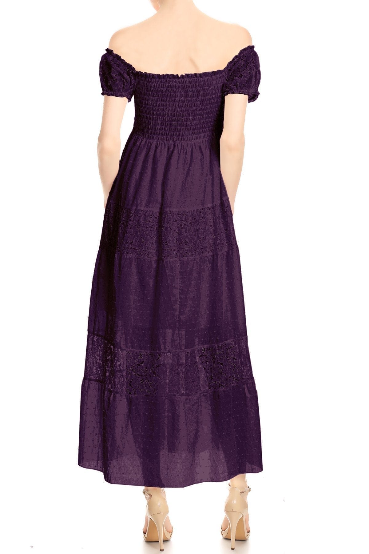 Vestido largo de encaje con hombros descubiertos