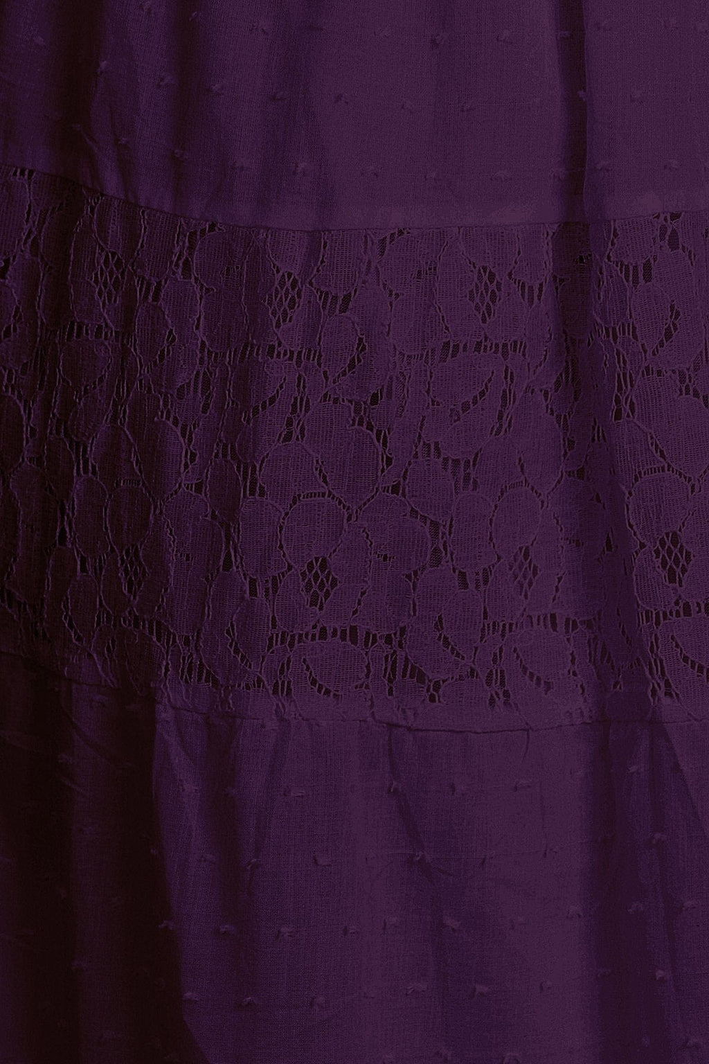 Vestido largo de encaje con hombros descubiertos