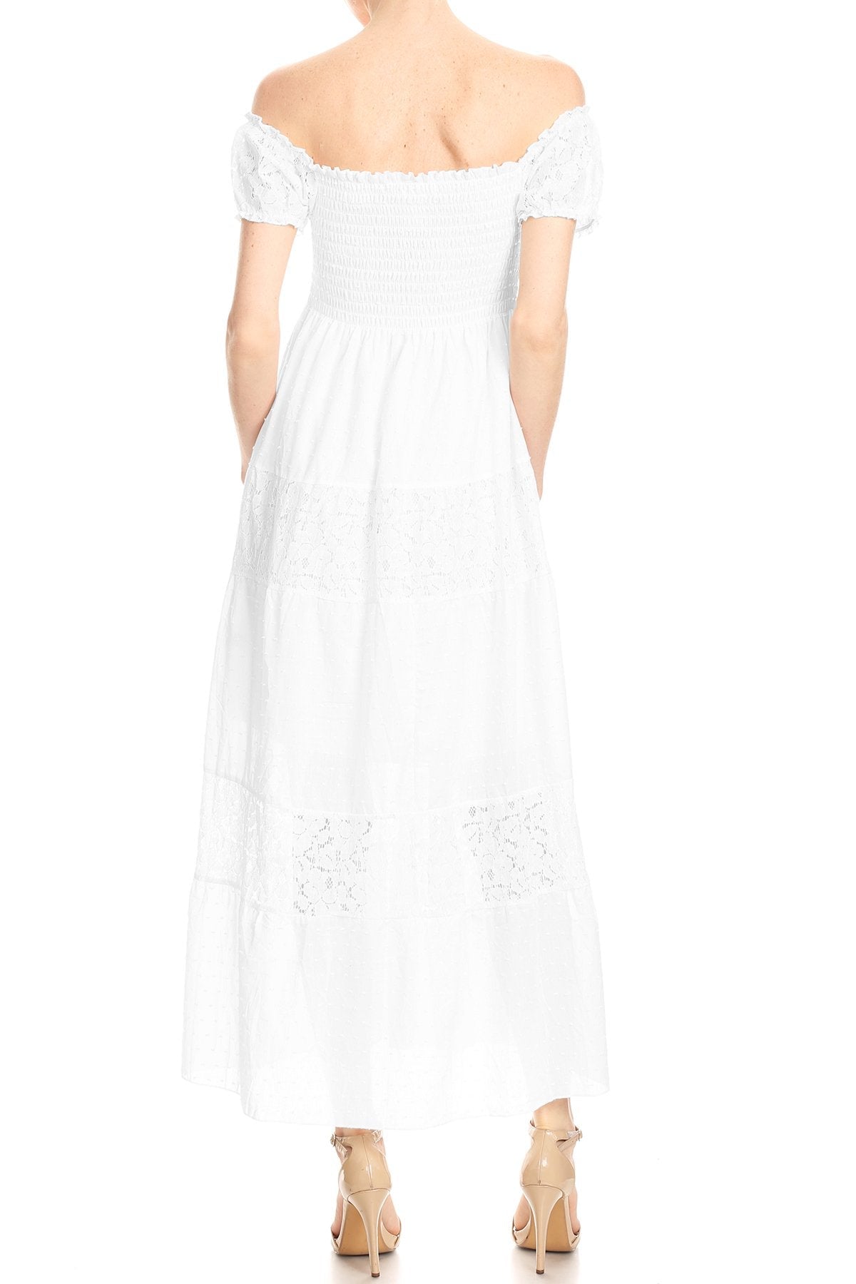 Vestido largo de encaje con hombros descubiertos