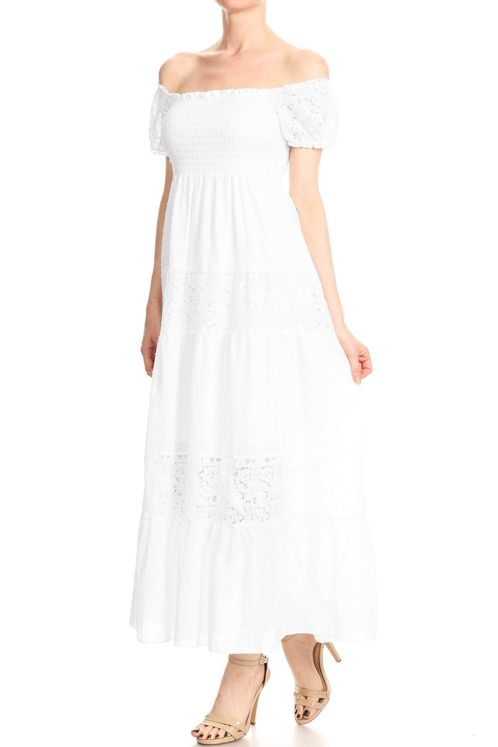 Vestido largo de encaje con hombros descubiertos