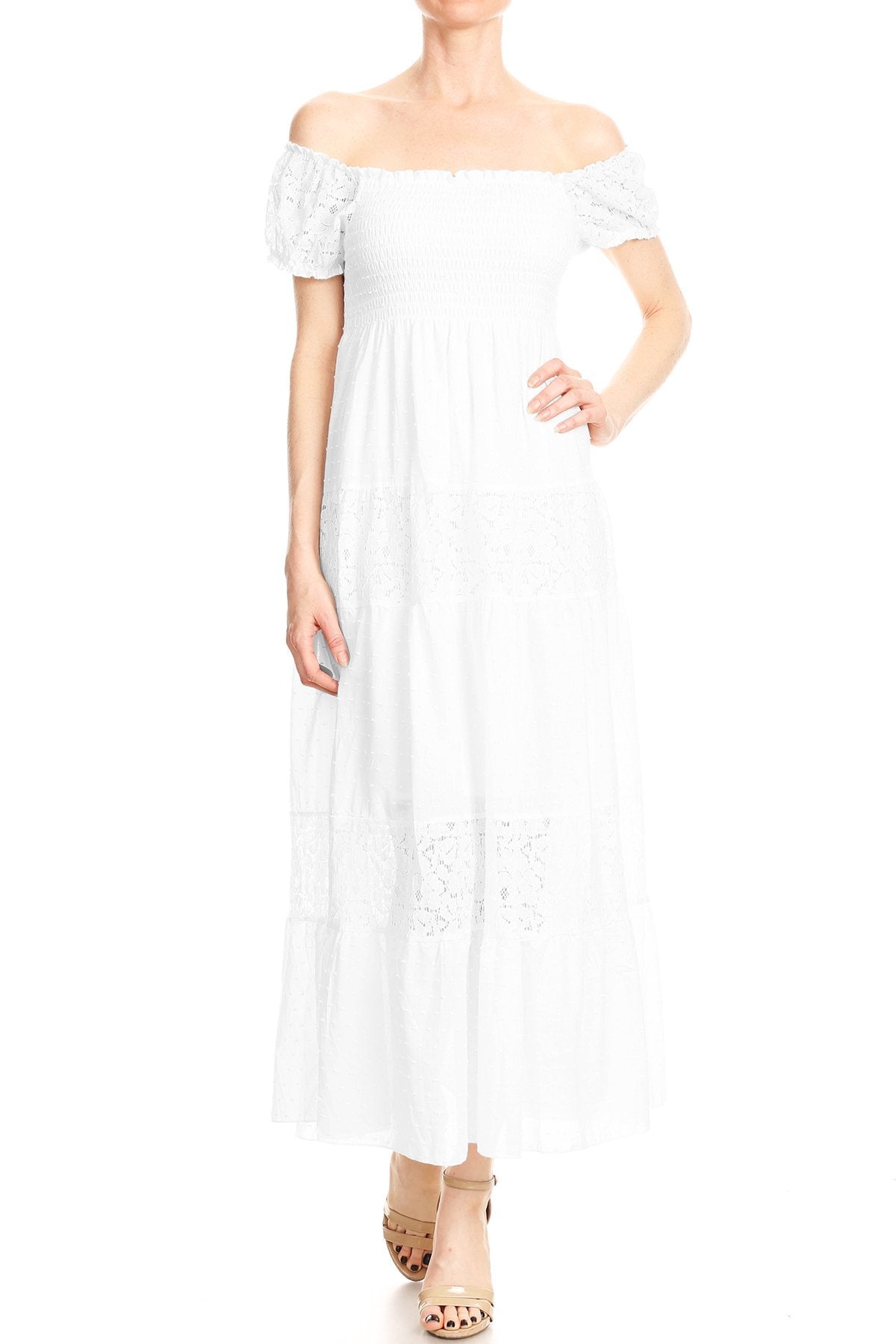 Vestido largo de encaje con hombros descubiertos