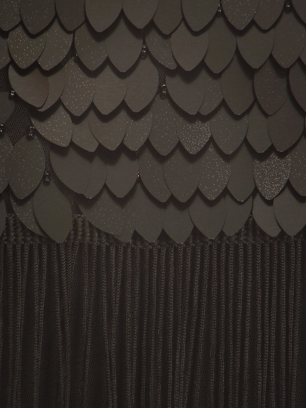 Vestido recto con borlas y flecos de los años 20