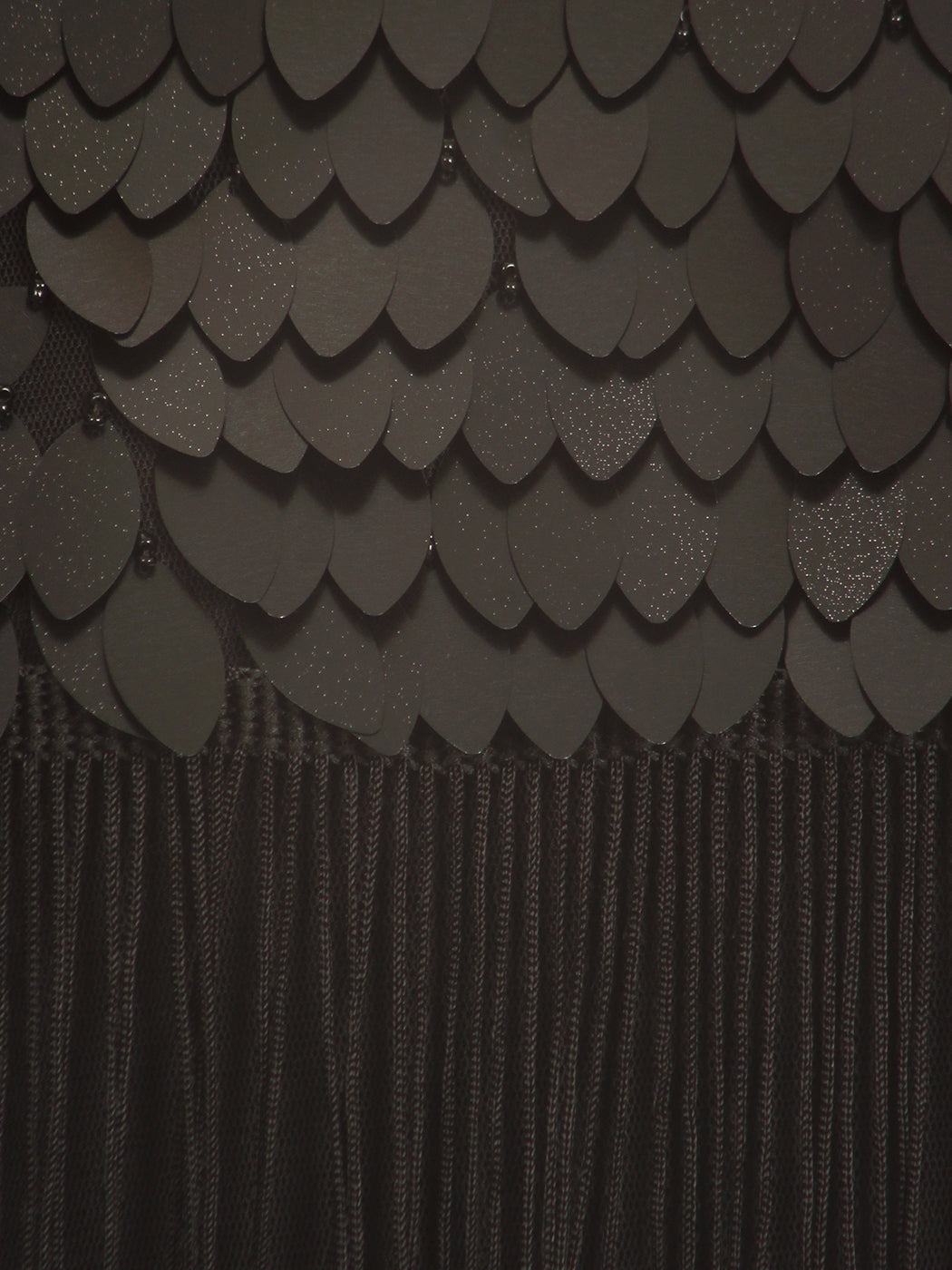 Vestido recto con borlas y flecos de los años 20