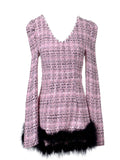 Vestido estilo patinador sobre hielo de tweed rosa con hombros abullonados y ribete de marabú, talla S/M