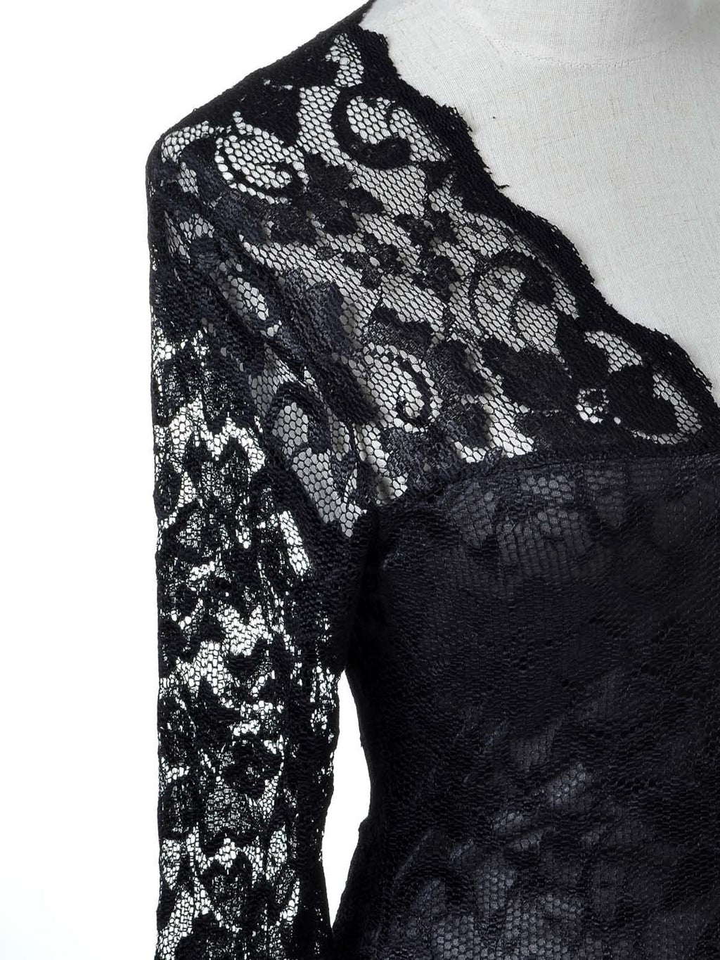 Vestido con escote en V y detalle de encaje floral negro