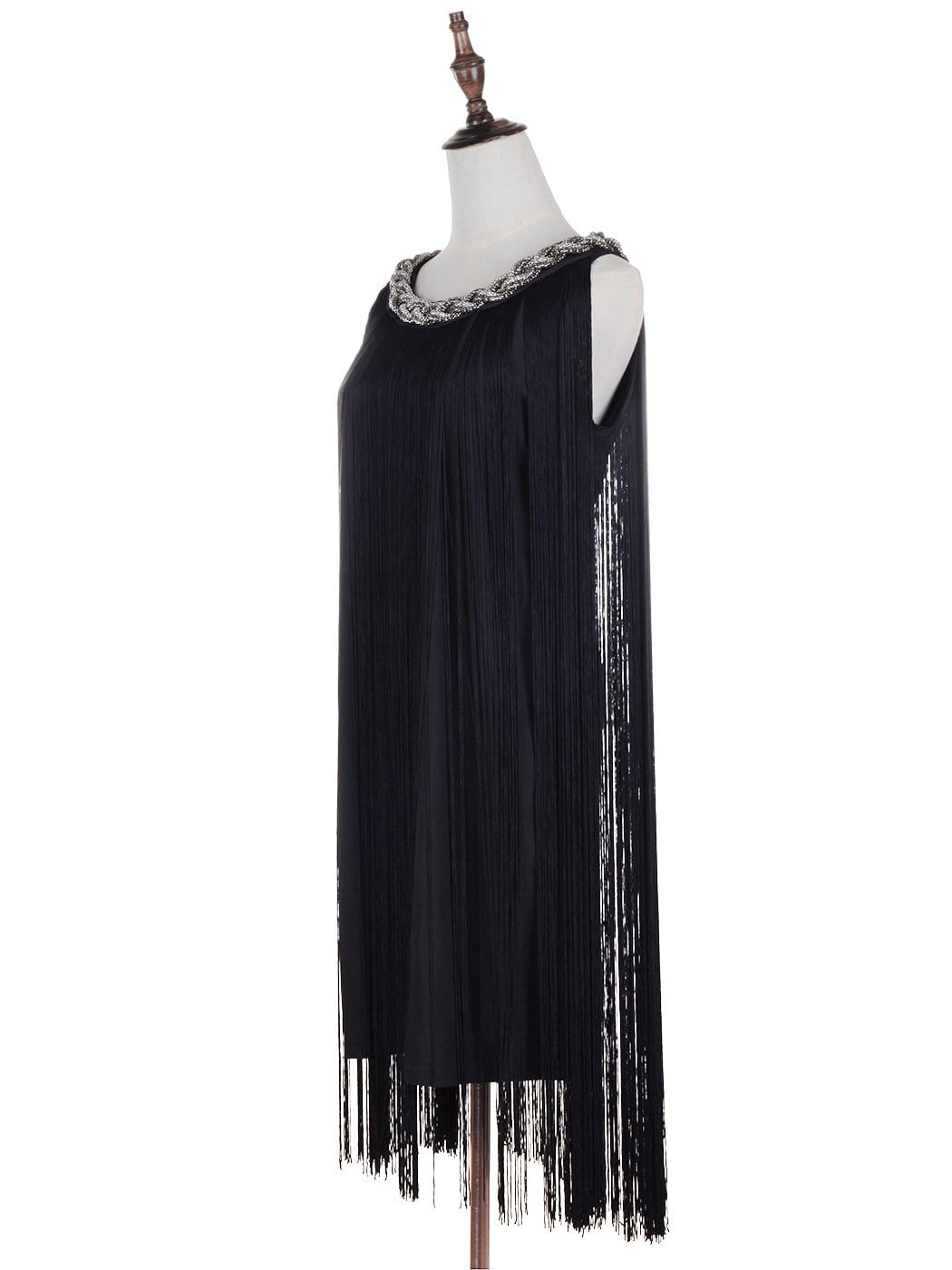 Vestido mini con flecos y cadena en el cuello trenzado