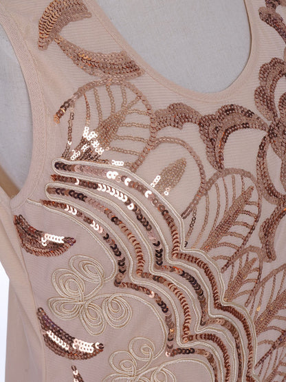 Vestido con apliques de cuerda trenzada, adornos de lentejuelas y corte S/M