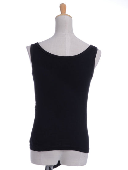 Camiseta sin mangas negra con escote en V, dobladillo irregular y largo cruzado en punta en la parte delantera, talla S/M