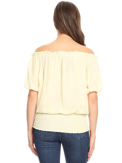 Blusa delicada con hombros descubiertos