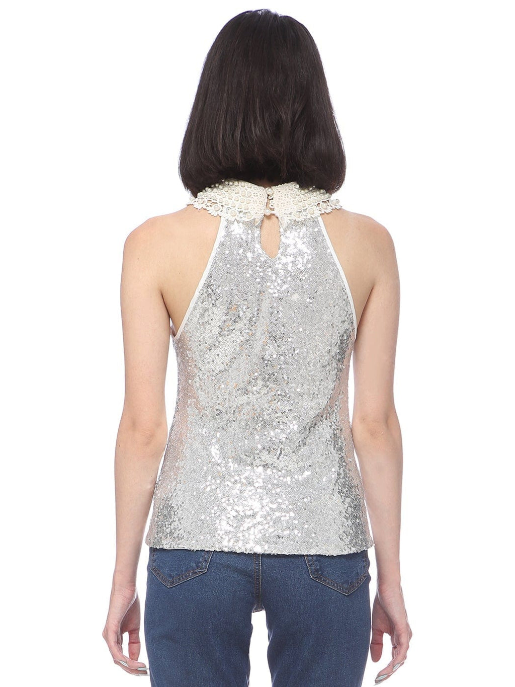 Top halter con lentejuelas y cuello bordado con perlas