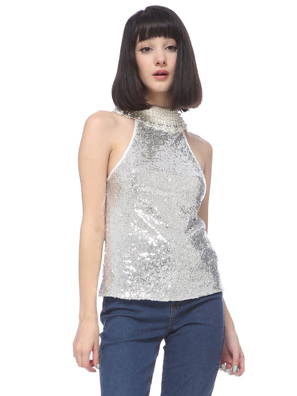 Top halter con lentejuelas y cuello bordado con perlas
