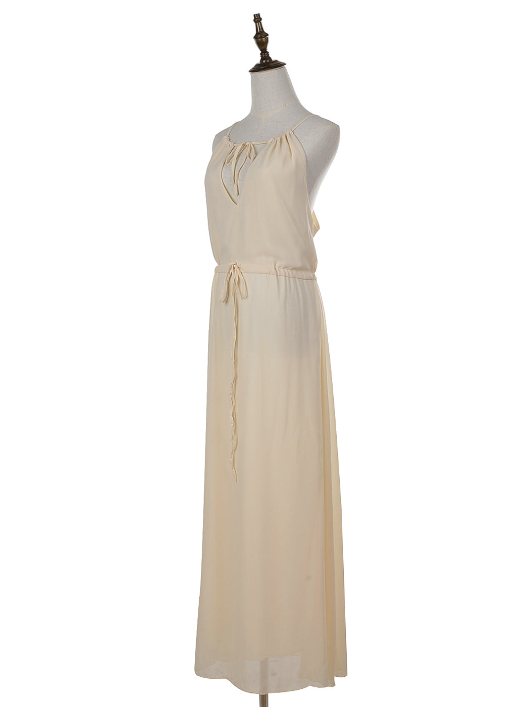 Vestido de gasa con cordón en la espalda