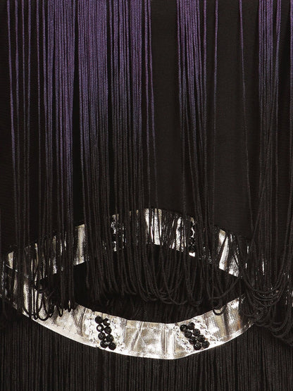 Vestido deslumbrante con borlas y ribete de flecos
