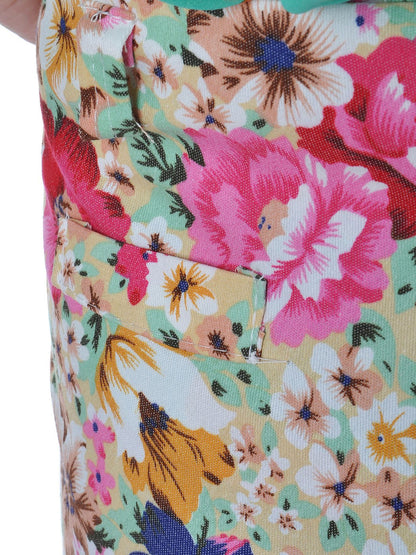 Pantalones cortos con estampado floral primaveral de colores brillantes
