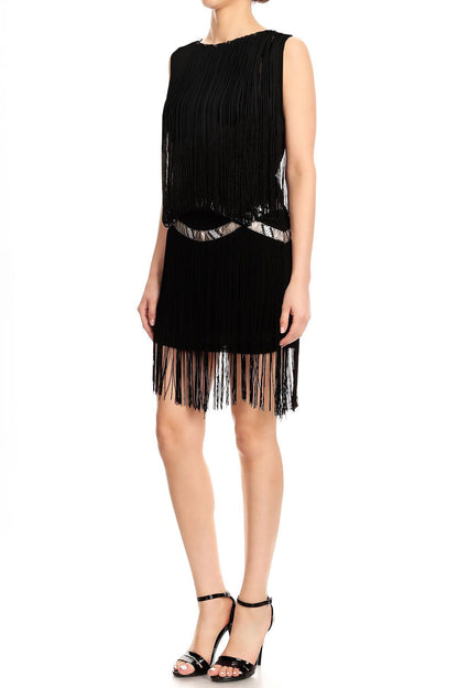 Vestido deslumbrante con borlas y ribete de flecos