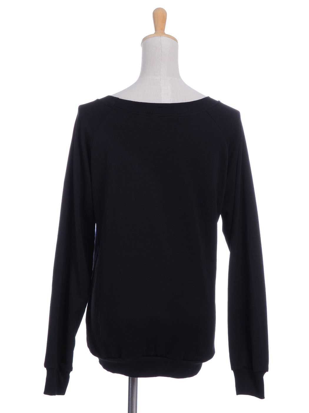 Suéter con estampado inspirado en el bosque y galaxia de diamantes grandes en color negro talla S/M