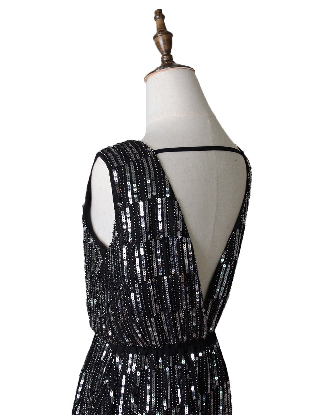 Vestido de corte A con escote barco y lentejuelas en la espalda
