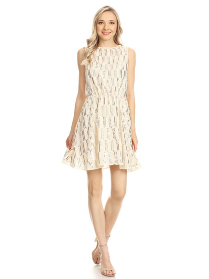 Vestido de corte A con escote barco y lentejuelas en la espalda