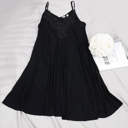 Vestido fluido con tirantes finos ajustables