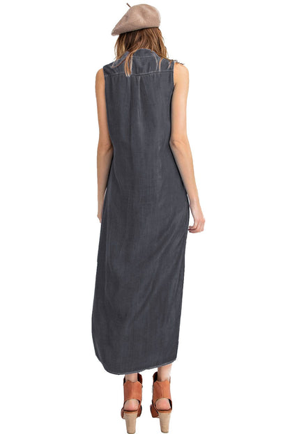 Vestido camisero vaquero clásico con cuello abotonado
