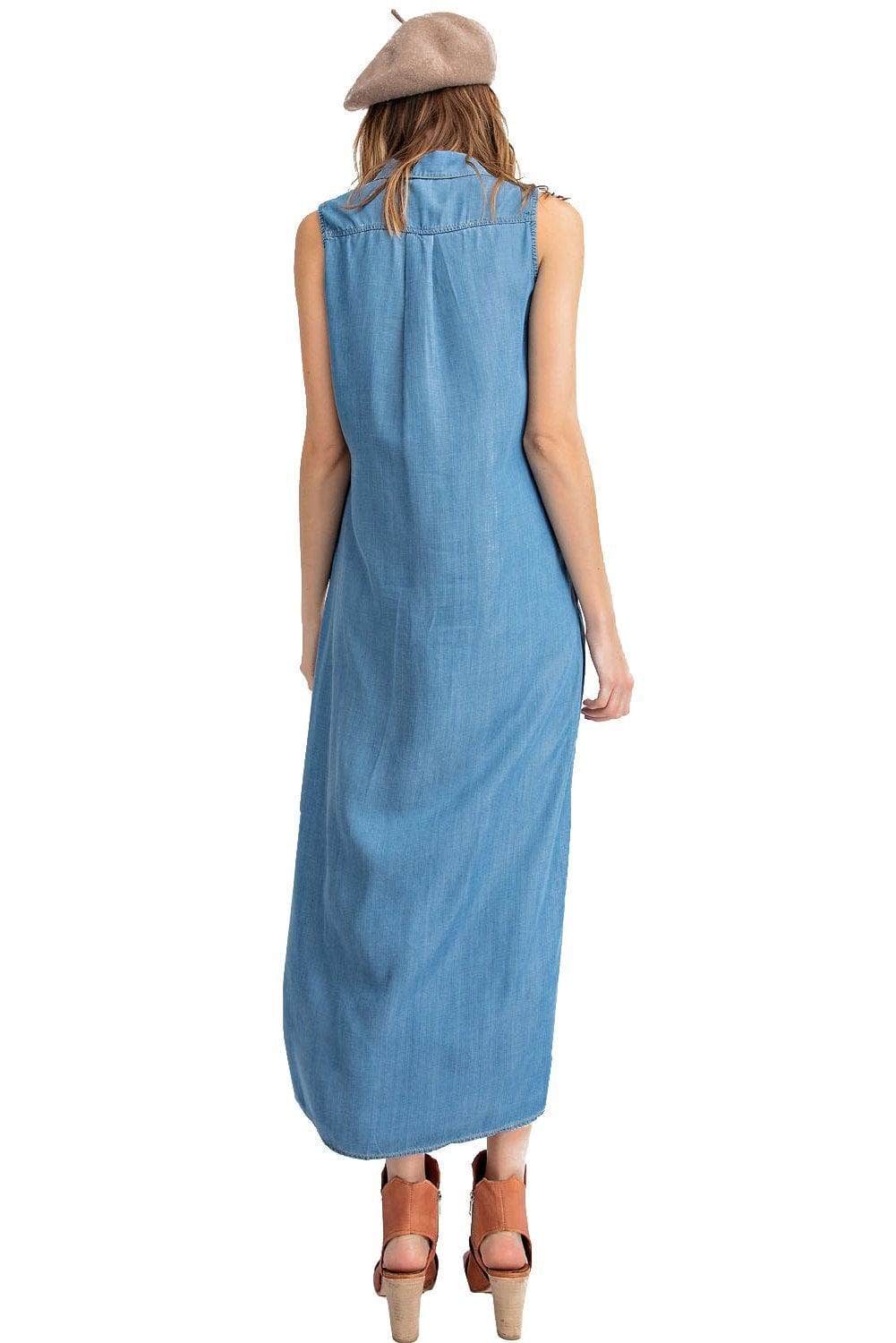 Vestido camisero vaquero clásico con cuello abotonado