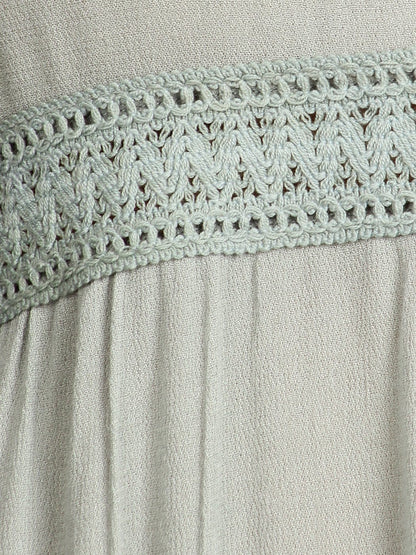 Vestido de encaje ligero y bohemio