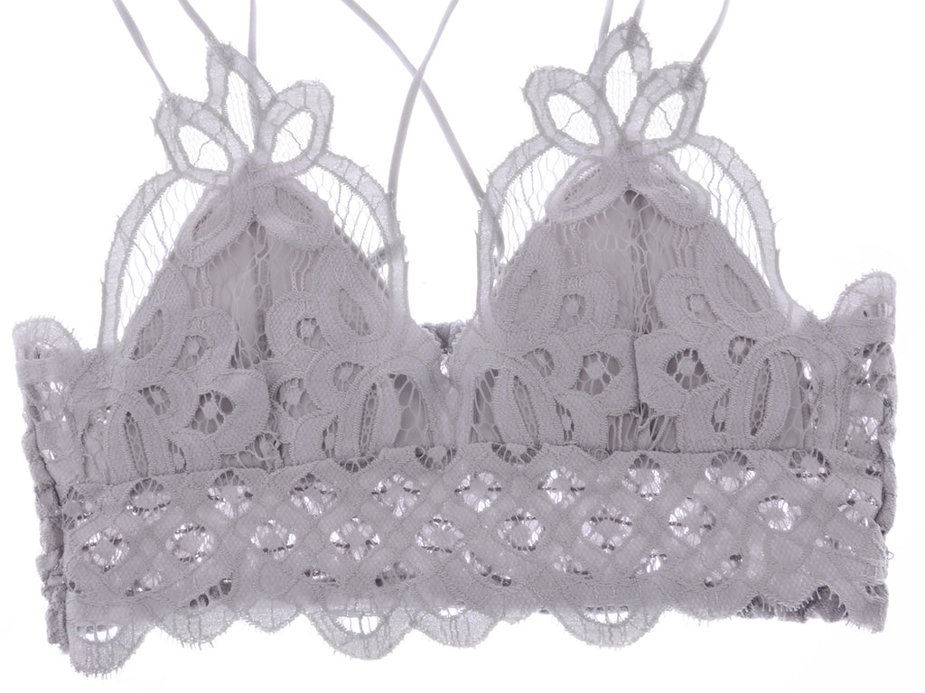 Top corto tipo bralette con encaje floral