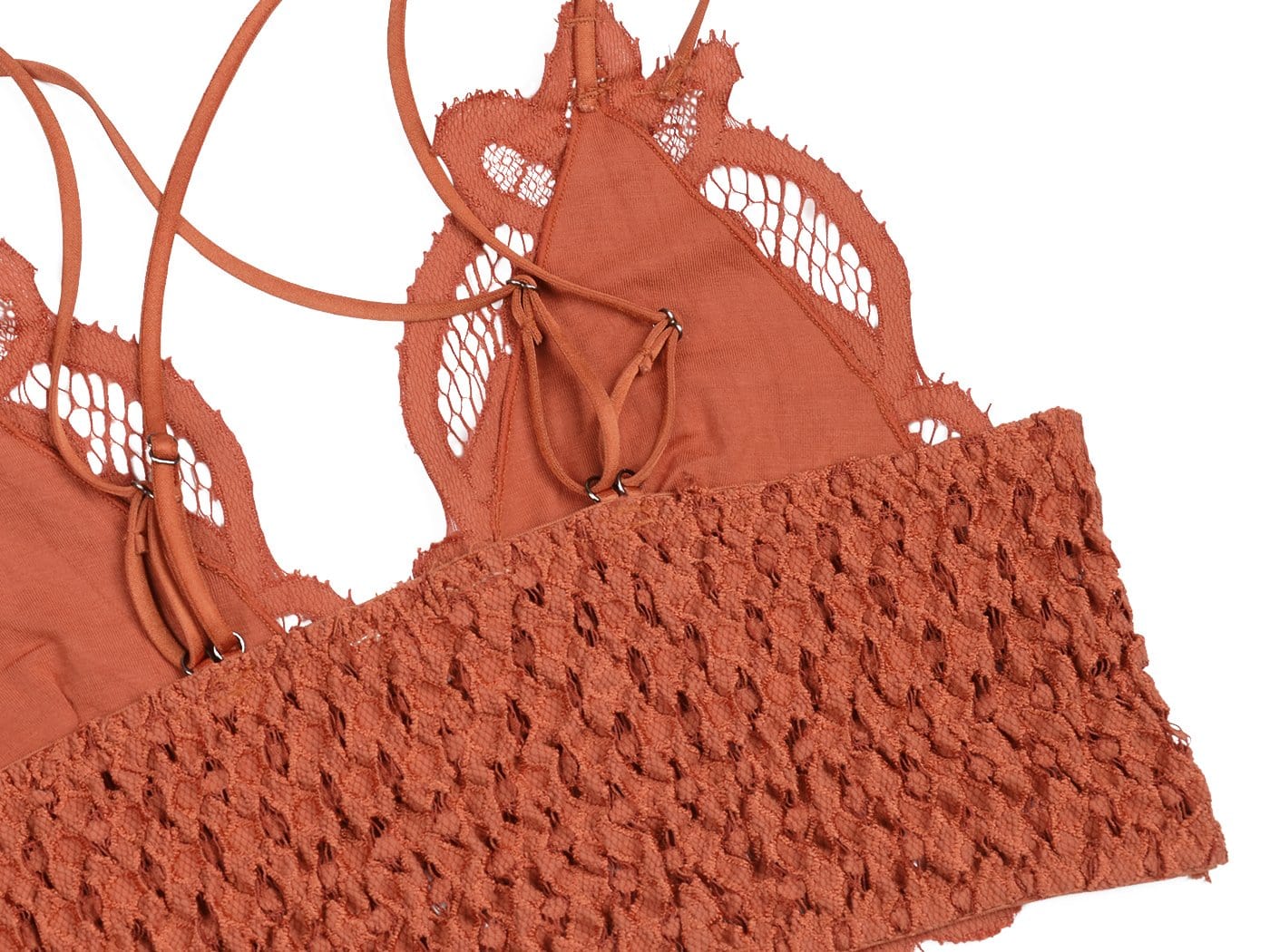 Top corto tipo bralette con encaje floral