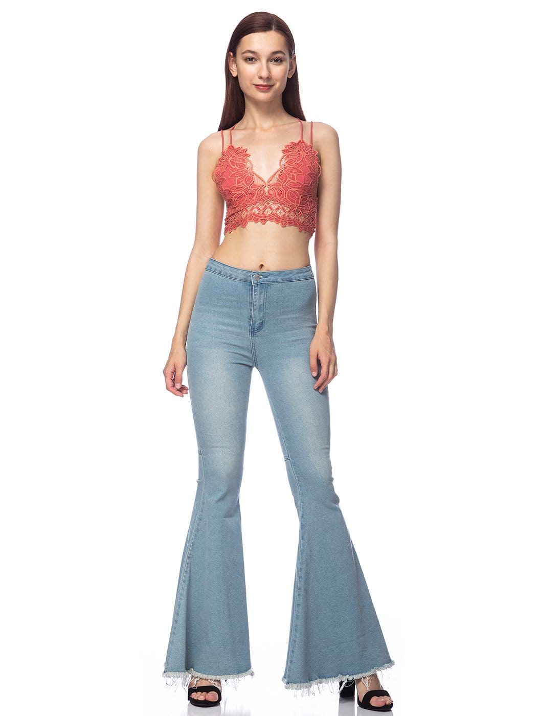 Top corto tipo bralette con encaje floral
