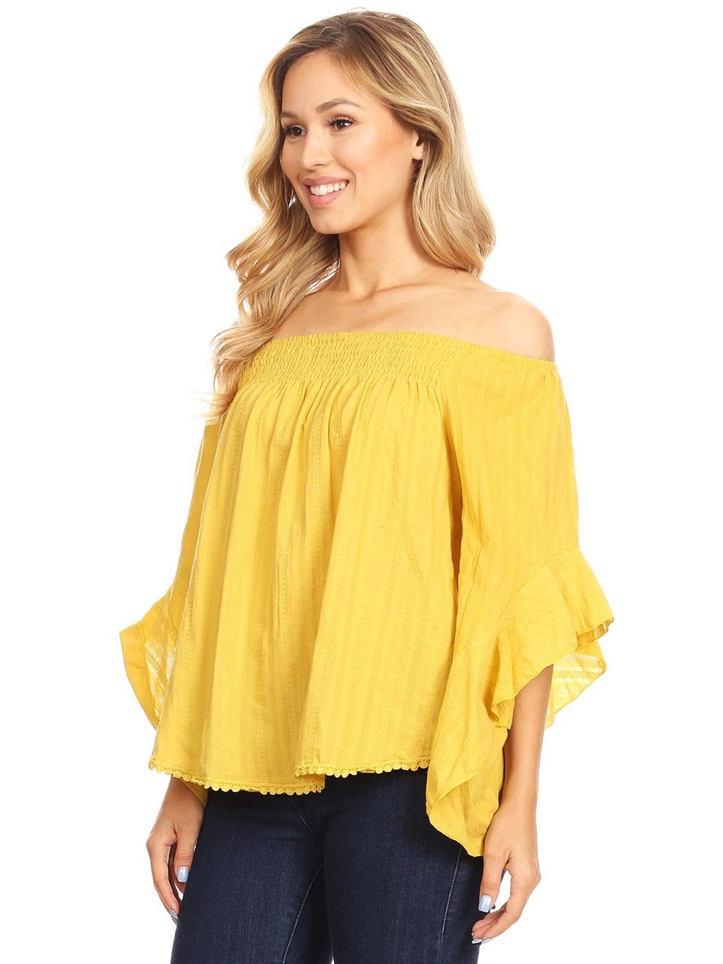 Blusa con hombros descubiertos y mangas acampanadas