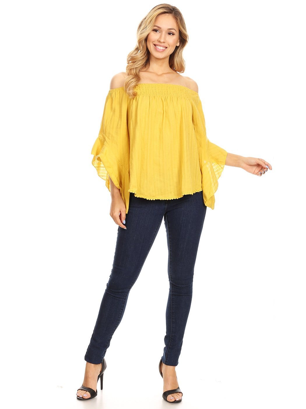 Blusa con hombros descubiertos y mangas acampanadas