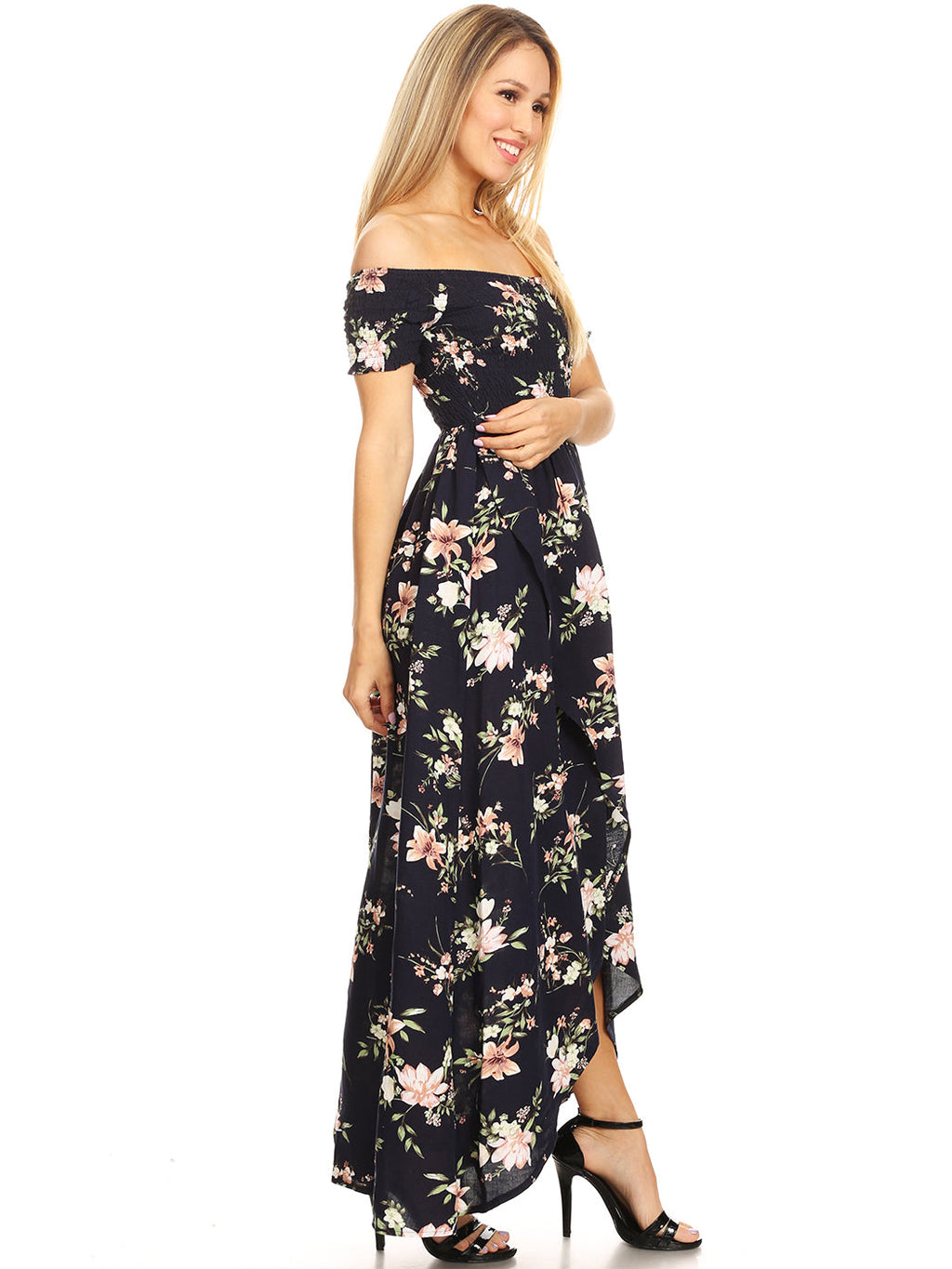 Vestido largo informal con hombros descubiertos y estampado floral