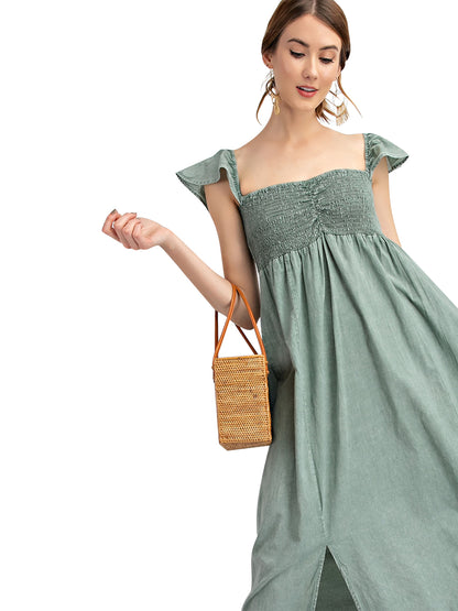 Vestido largo con abertura y mangas cortas con volantes