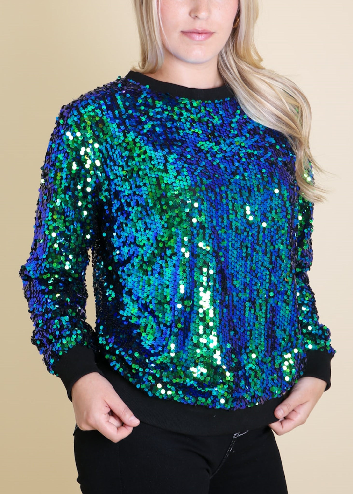 Sudadera con capucha y mangas largas con lentejuelas brillantes 