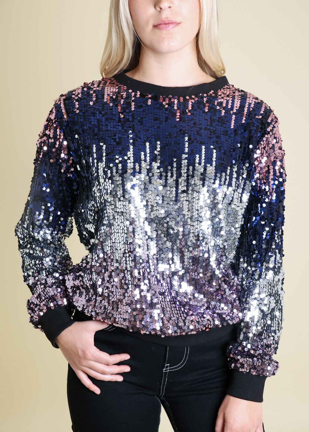 Sudadera con capucha y mangas largas con lentejuelas brillantes 