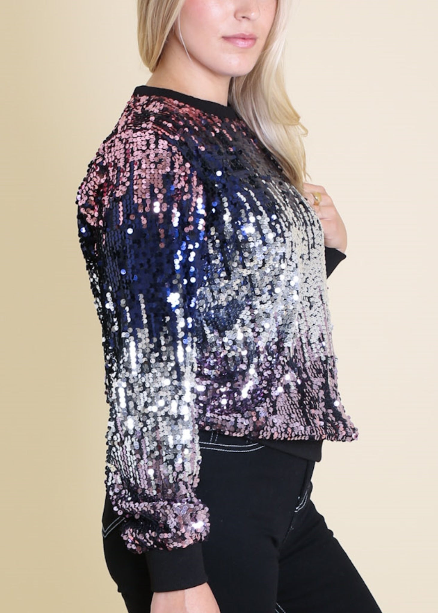 Sudadera con capucha y mangas largas con lentejuelas brillantes 