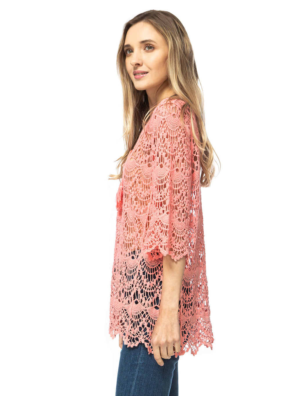 Top con lazo y cordón de crochet