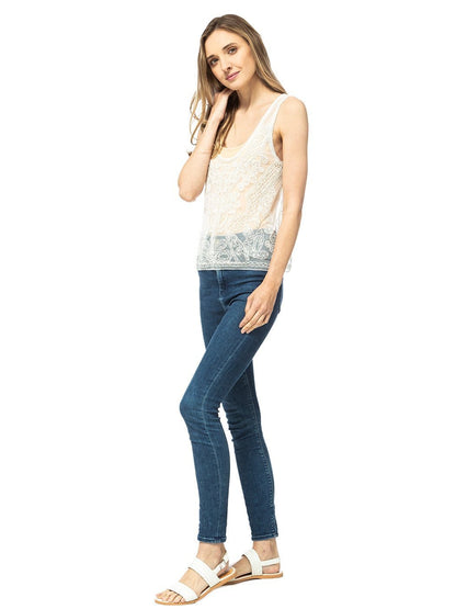 Camiseta sin mangas blanca con encaje floral