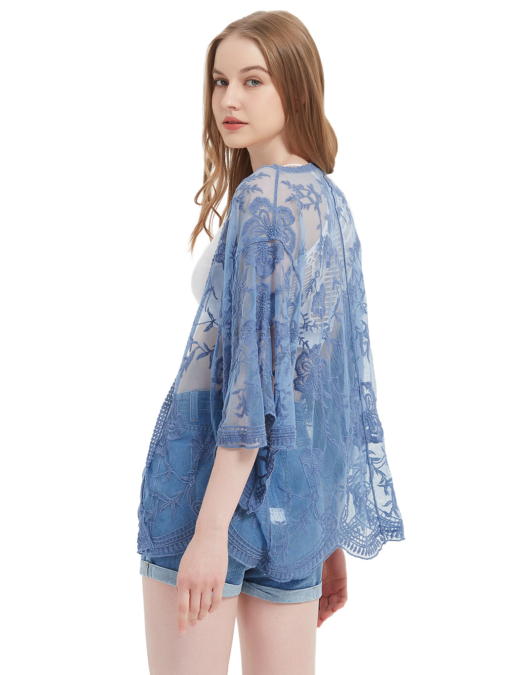 Cárdigan corto tipo kimono con encaje bordado y medias mangas 