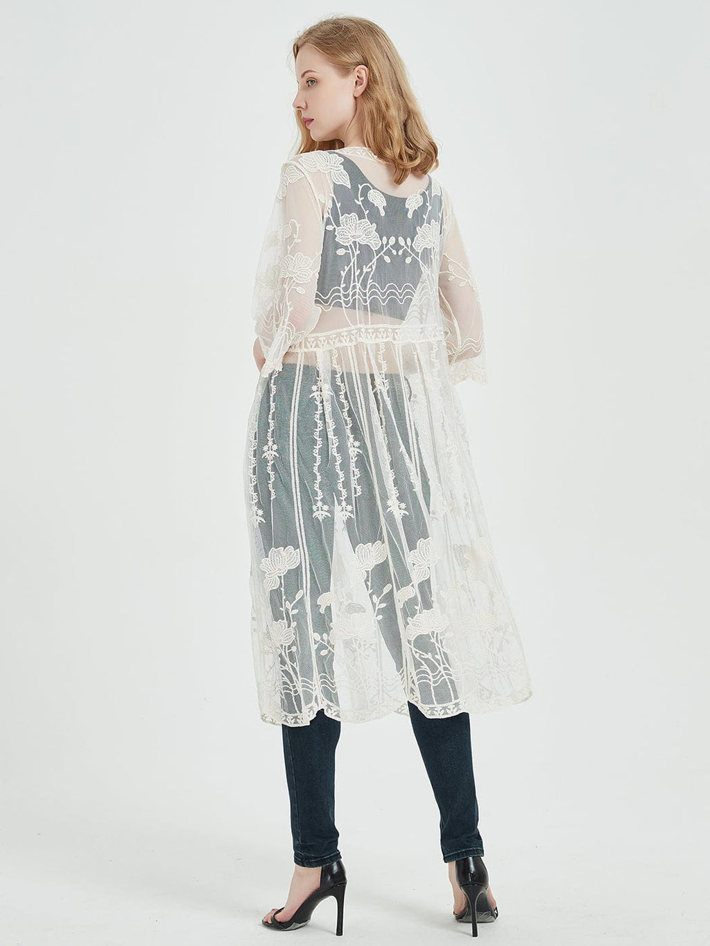 Cárdigan tipo kimono con encaje bordado