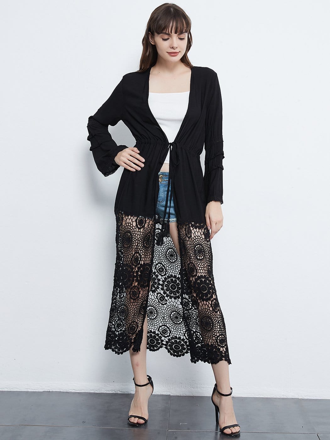 Cárdigan tipo kimono con encaje floral, bordado a crochet, manga larga, cordón y retazos