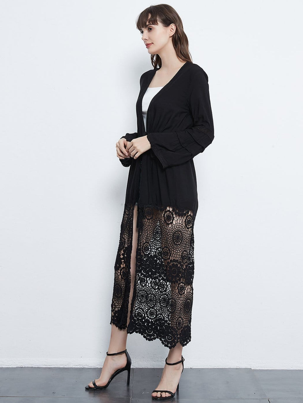 Cárdigan tipo kimono con encaje floral, bordado a crochet, manga larga, cordón y retazos