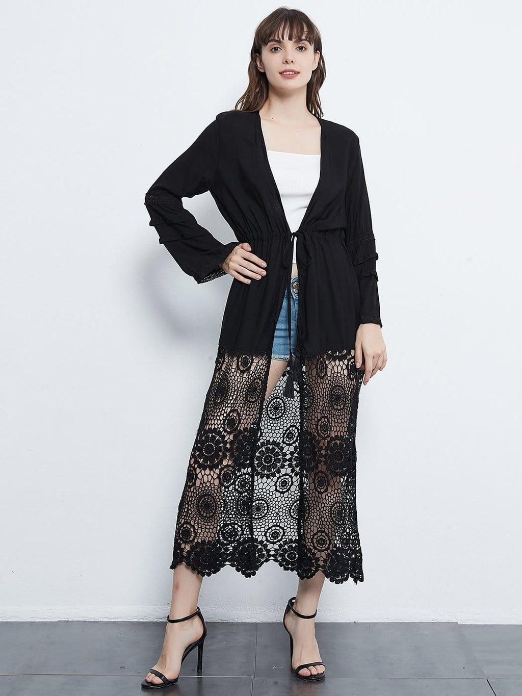 Cárdigan tipo kimono con encaje floral, bordado a crochet, manga larga, cordón y retazos