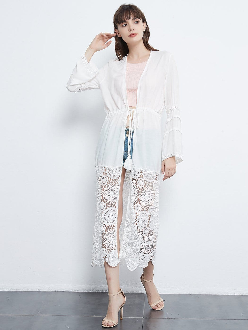 Cárdigan tipo kimono con encaje floral, bordado a crochet, manga larga, cordón y retazos