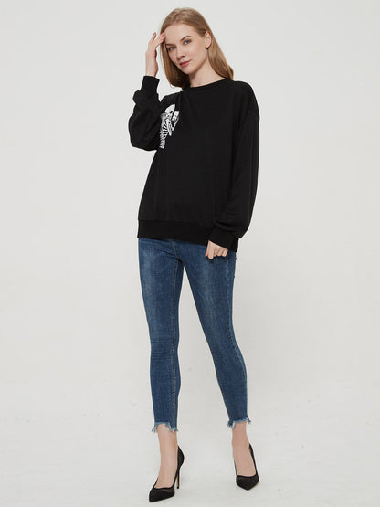 Sudadera con cuello redondo y motivo de calavera