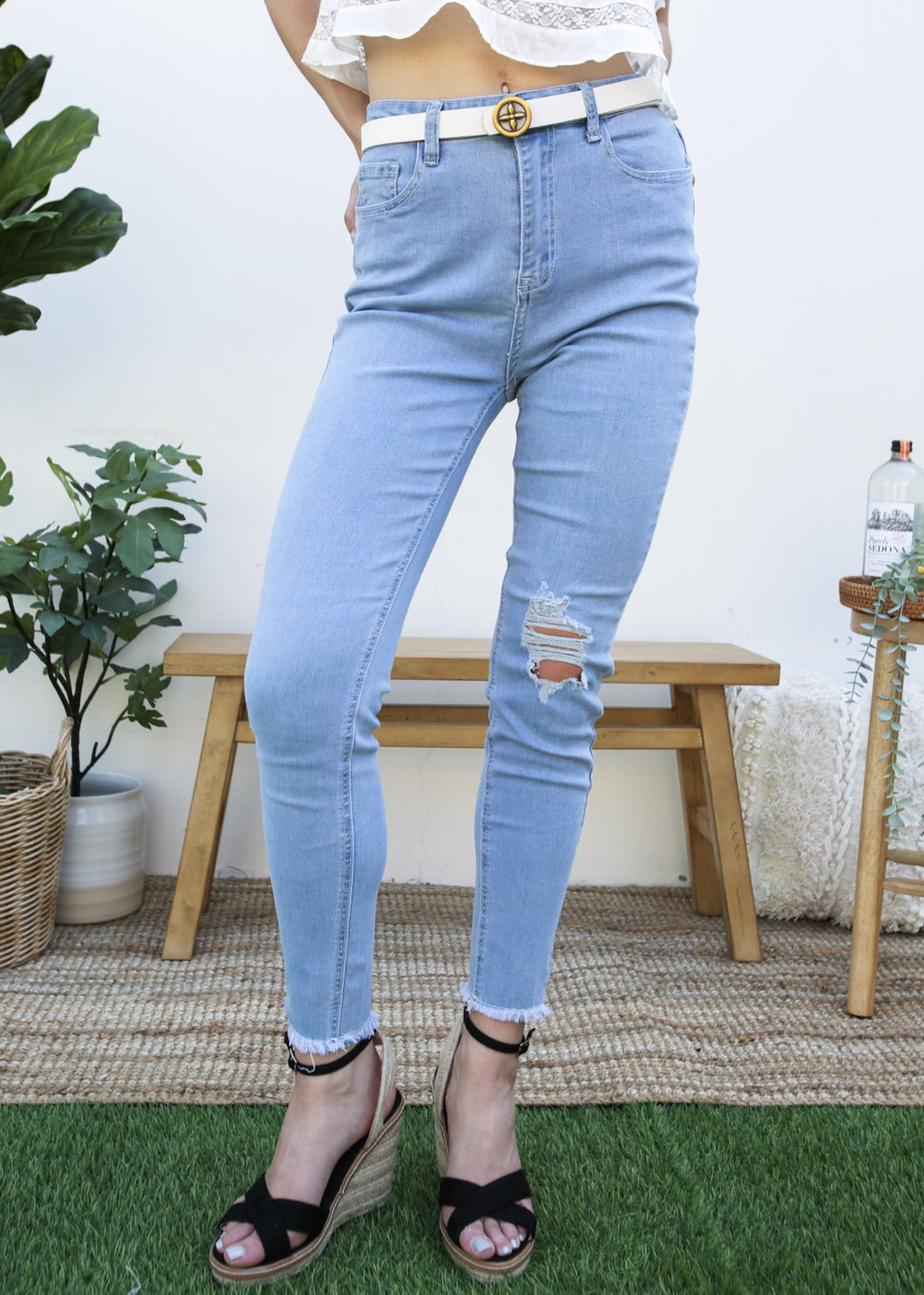 Pantalones vaqueros elásticos con tobillos rotos 