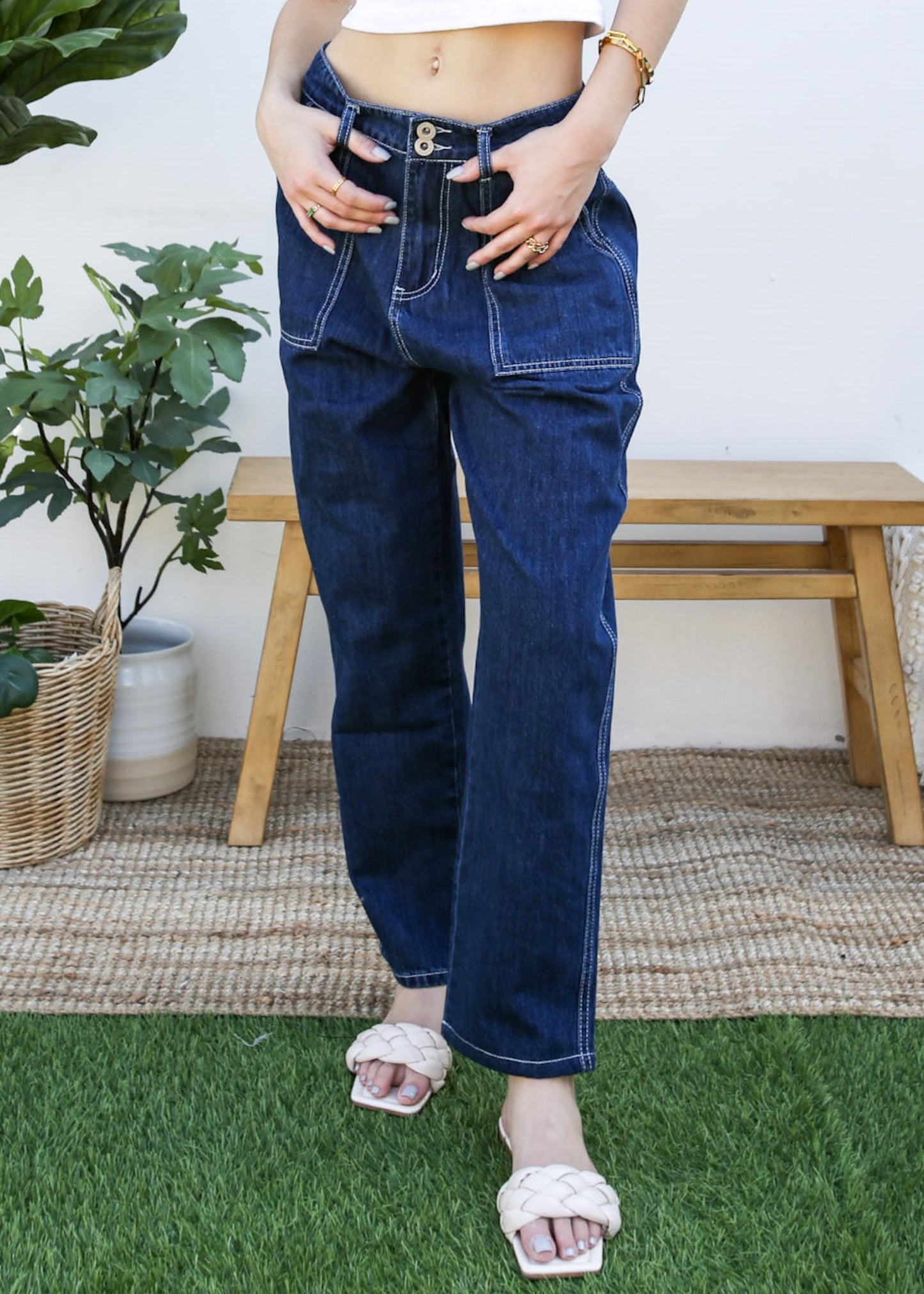 Loose Tapered Crop Denim Pants