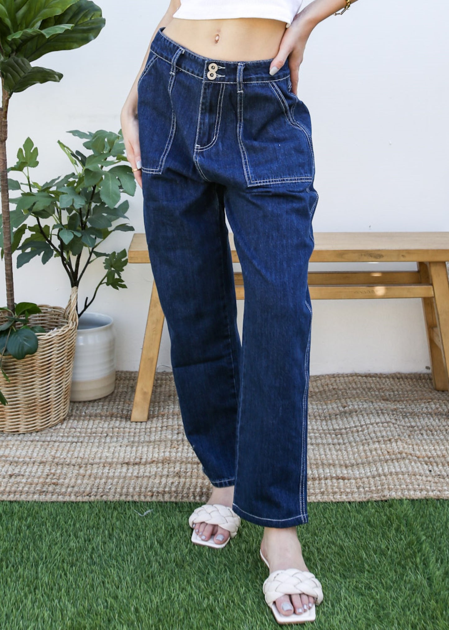 Loose Tapered Crop Denim Pants